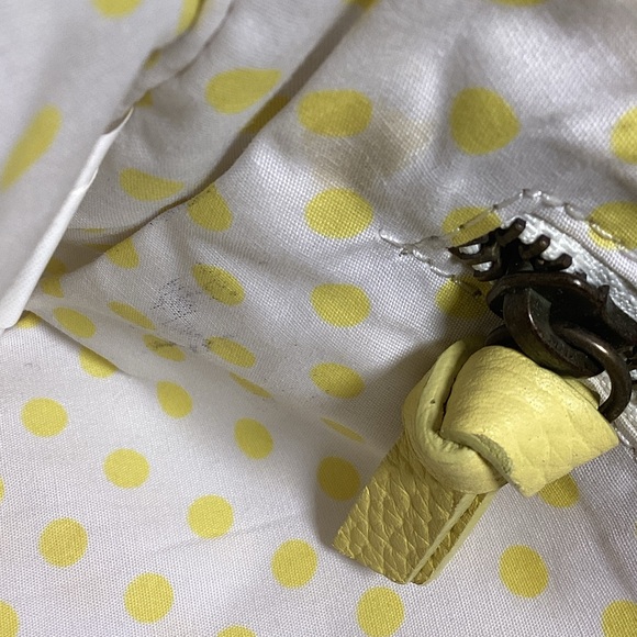 GAP Lemon Yellow Cow Leather Shoulder Bag l Polka Dot Interior - Picture 6 of 7